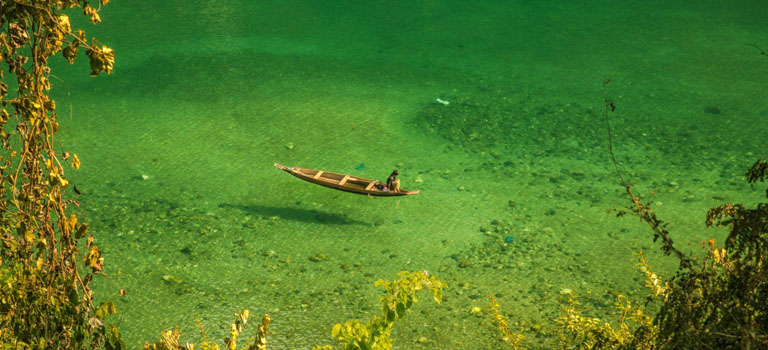 Canoe Expeditions Across India’s Hidden Lakes and Wetlands